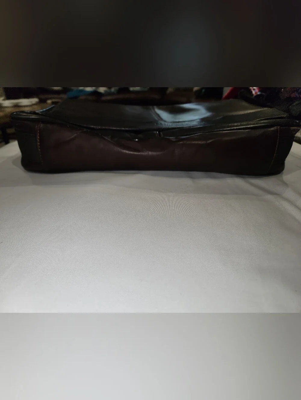 Kenneth Cole Reaction Risky Businesd Dark Brown Leather Messenger Bag